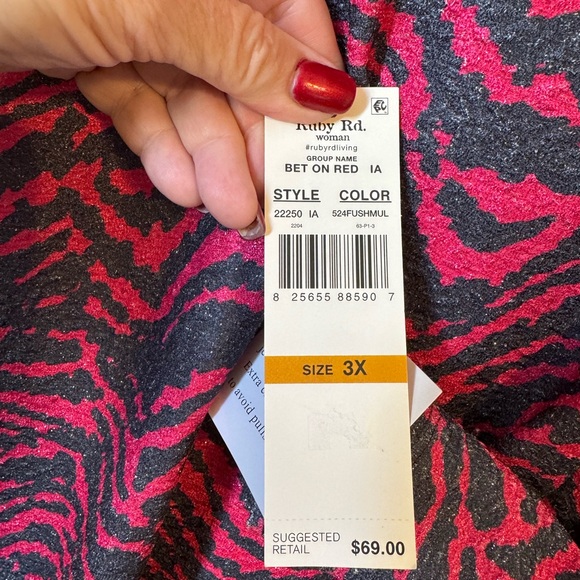 NWT FUSCIA/BLACK Cowl Neck Top PERFECT for FALL/WINTER 3X PLUS #CL - Picture 9 of 9